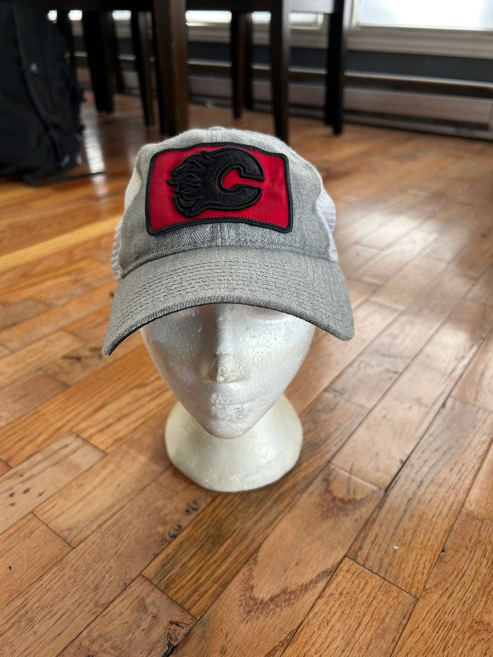 Calgary Flames Trucker Cap - Official NHL Style